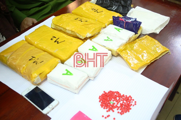 Nhiều lực lượng phối hợp phá vụ vận chuyển 30.000 viên hồng phiến ở Hà Tĩnh