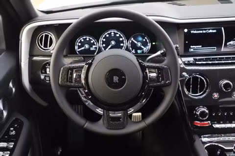 Rolls-Royce Cullinan Black Badge hơn 40 tỷ thứ 2 về Việt Nam