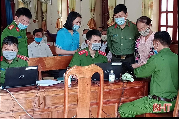 Hà Tĩnh: Tổ chức làm căn cước công dân miễn phí cho đồng bào dân tộc Chứt