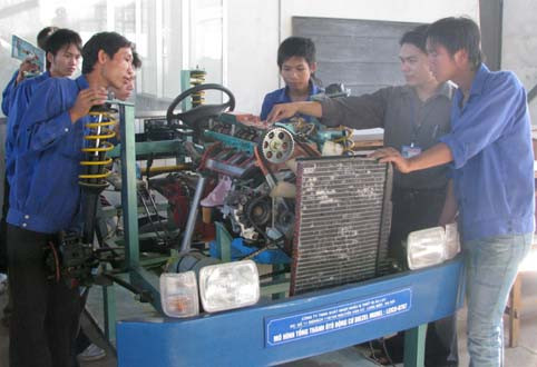 Giờ thực hành sửa chữa ô tô Giờ thực hành sửa chữa ô tô