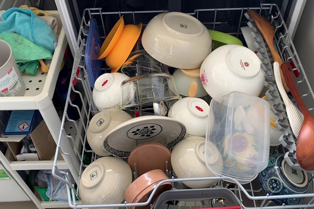 Rửa bát bằng máy: bảo vệ bàn tay tối ưu mùa lạnh