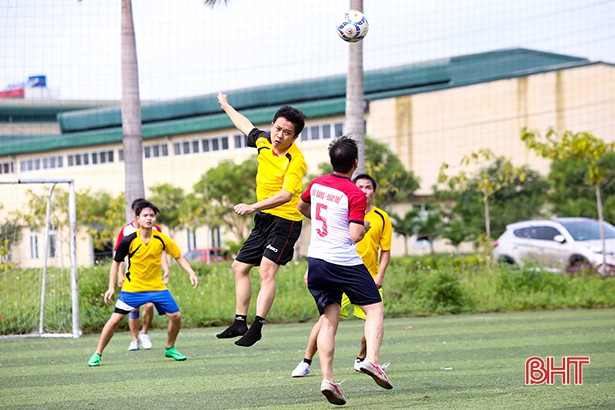 Khối Đảng - Đoàn thể nhất Giải Bóng đá cán bộ Đoàn Khối các cơ quan tỉnh