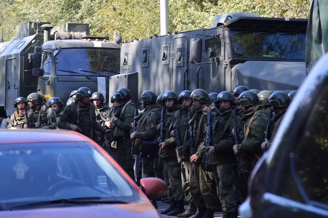 Xả súng, đánh bom trường học tại bán đảo Crimea, 18 người chết