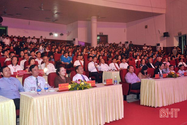 Khai mạc Hội diễn Nghệ thuật quần chúng Agribank Bắc miền Trung tại Hà Tĩnh