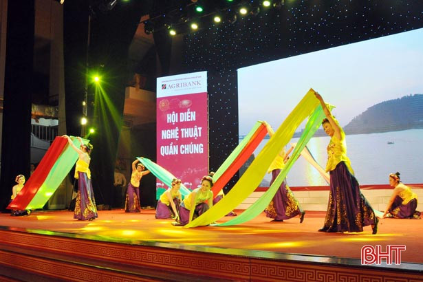 Khai mạc Hội diễn Nghệ thuật quần chúng Agribank Bắc miền Trung tại Hà Tĩnh