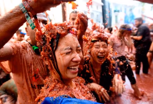 Lễ hội cà chua nhuộm đỏ Tây Ban Nha có gì thú vị?