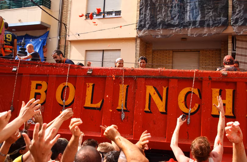 Lễ hội cà chua nhuộm đỏ Tây Ban Nha có gì thú vị?