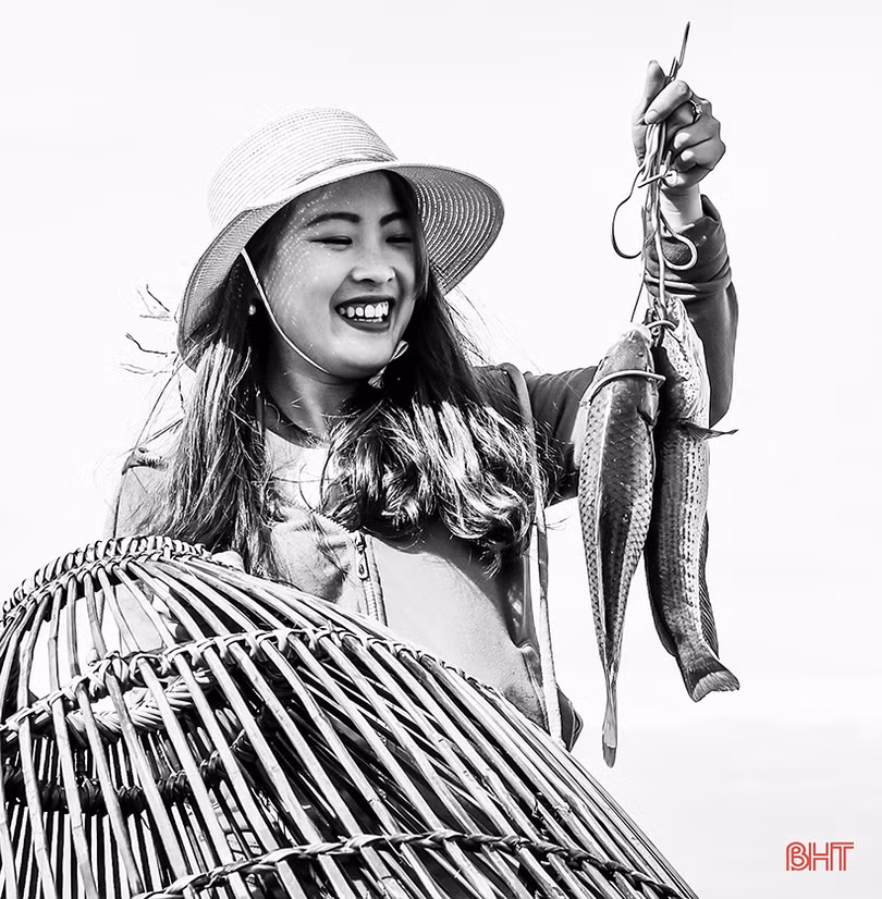 Phụ nữ Hà Tĩnh “toả nắng” cùng nụ cười