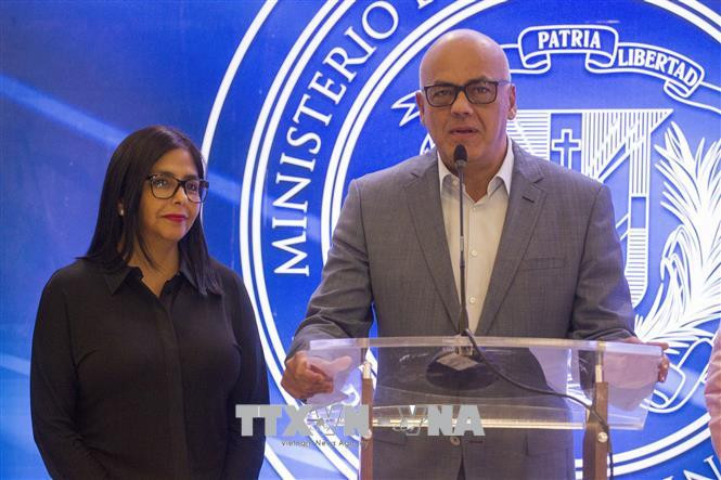 Venezuela và Ecuador đồng loạt trục xuất đại sứ