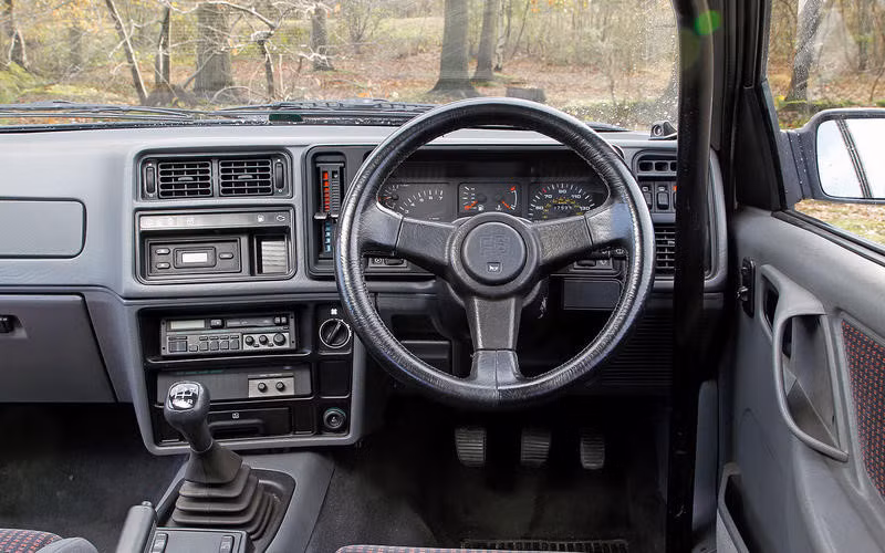 Nội thất xe hơi thay đổi như thế nào trong gần 100 năm qua?