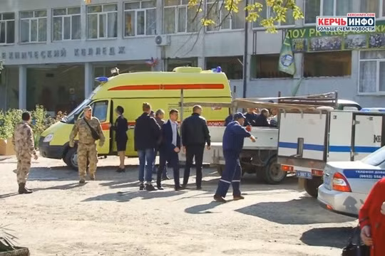 Xả súng, đánh bom trường học tại bán đảo Crimea, 18 người chết