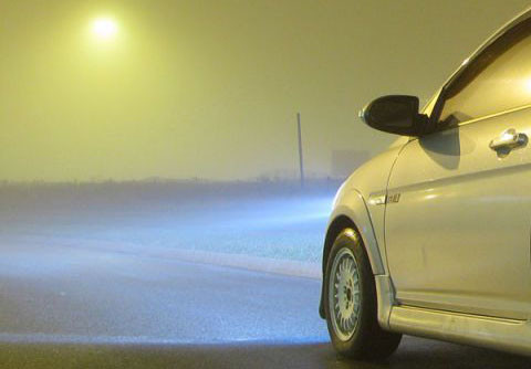 Đèn sương mù hữu dụng không chỉ trong điều kiện thời tiết có sương mù. 10 điều tài xế không được quên khi lái xe ban đêm