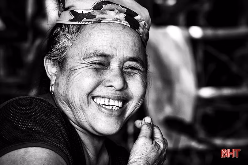 Phụ nữ Hà Tĩnh “toả nắng” cùng nụ cười