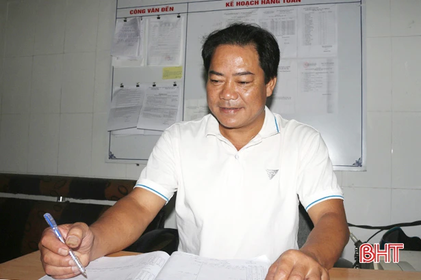 16 năm lên bản đưa học sinh xuống núi “tìm chữ”