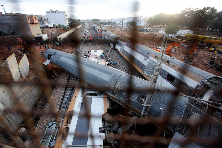 Hiện trường vụ tàu hỏa trật bánh khiến ít nhất 87 người thương vong ở Morocco