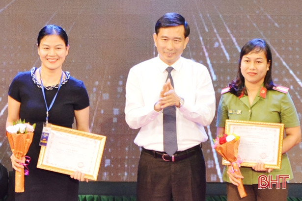 Trao giải 35 tác phẩm xuất sắc tại Liên hoan PT&TH Hà Tĩnh