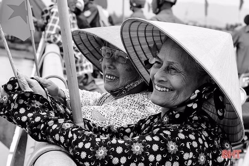 Phụ nữ Hà Tĩnh “toả nắng” cùng nụ cười