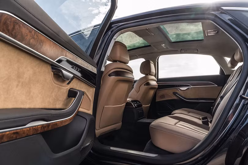 Audi nâng tầm A8 mới, sang trọng và an toàn hơn