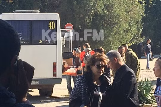 Xả súng, đánh bom trường học tại bán đảo Crimea, 18 người chết