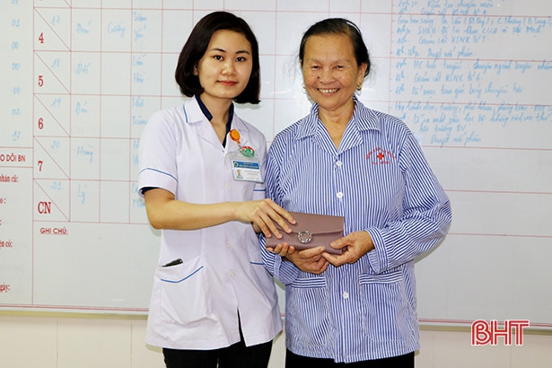 Gia cảnh nghèo khó của cô bé nhặt được 30 triệu đồng trả lại người đánh rơi ảnh 7 Gia cảnh nghèo khó của cô bé nhặt được 30 triệu đồng trả lại người đánh rơi
