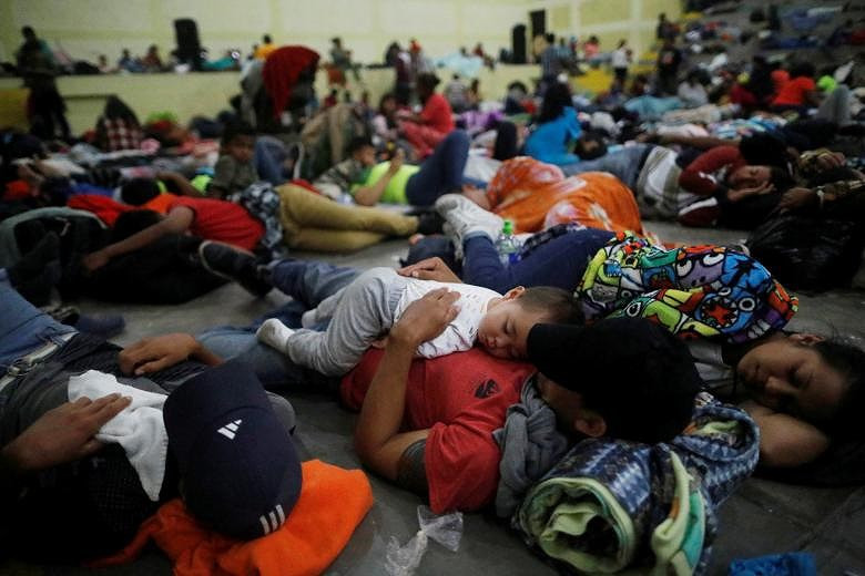 Người di cư Honduras chạy trốn đói nghèo, ầm ầm đổ về biên giới Mỹ