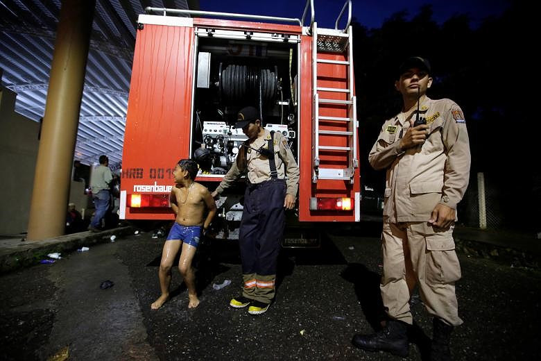 Người di cư Honduras chạy trốn đói nghèo, ầm ầm đổ về biên giới Mỹ