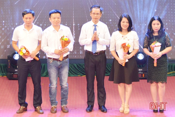 Trao giải 35 tác phẩm xuất sắc tại Liên hoan PT&TH Hà Tĩnh