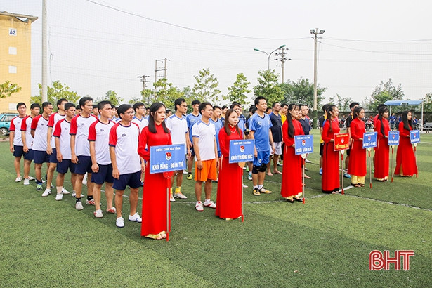 Khởi tranh Giải Bóng đá cán bộ Đoàn khối các cơ quan tỉnh Hà Tĩnh