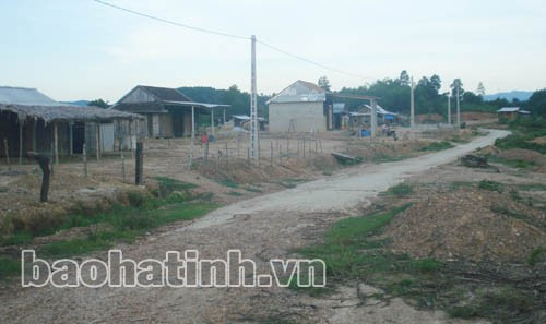 Những ngôi nhà tránh lũ trên núi Khe Chẹt xã Phương Điền