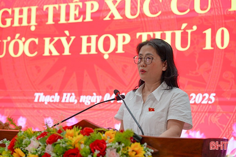 Đại biểu Quốc hội Phan Thị Nguyệt Thu báo cáo tại hội nghị. bqbht_br_ba-nguyet-thu-1.jpg