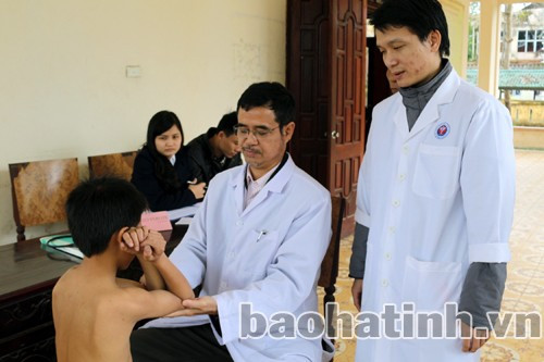 ... và trẻ em ở Hương Khê