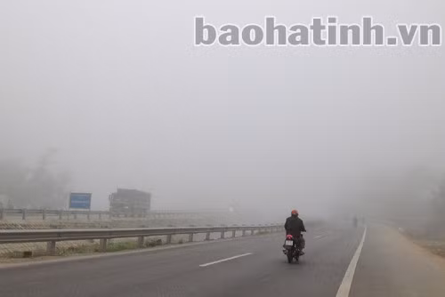 Đoạn trên cầu Già giáp giới giữa huyện Thạch Hà và Can Lộc