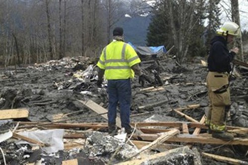 Tình trạng mưa lớn kéo dài đã gây ra vụ sạt lở (Ảnh: Washington Post)