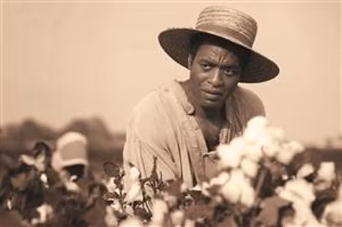 Nam diễn viên Chiwetel Ejiofor thủ vai Northup trong phim 12 Years A Slave đã đoạt nhiều giải Oscar Nam diễn viên Chiwetel Ejiofor thủ vai Northup trong phim 12 Years A Slave đã đoạt nhiều giải Oscar
