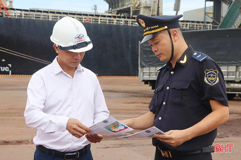 Hải quan tăng cường tuyên truyền, hỗ trợ doanh nghiệp trong thực thi pháp luật về hải quan. bqbht_br_9088.jpg
