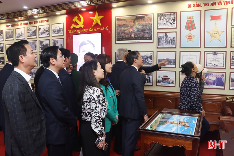... và tham quan nhà tưởng niệm Anh hùng liệt sỹ Phan Đình Giót. bqbht_br_1928.jpg