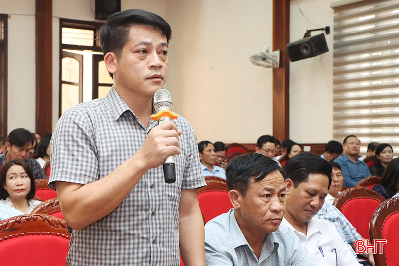 Bí thư Đảng ủy thị trấn Cẩm Xuyên Phạm Văn Đan: Cần quan tâm chế độ chính sách cho đội ngũ cán bộ không chuyên trách cấp xã sau sáp nhập. bqbht_br_1277.jpg