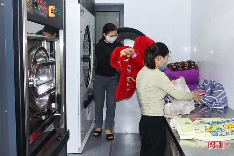 Công ty CP Cảng quốc tế Lào – Việt là doanh nghiệp duy nhất ở Hà Tĩnh đầu tư phòng giặt sấy công nghiệp để phục vụ người lao động. bqbht_br_9970.jpg