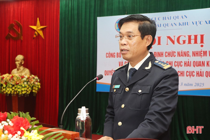 Chi cục trưởng Chi cục Hải quan khu vực XI Bùi Thanh San điều hành hội nghị. bqbht_br_9686.jpg