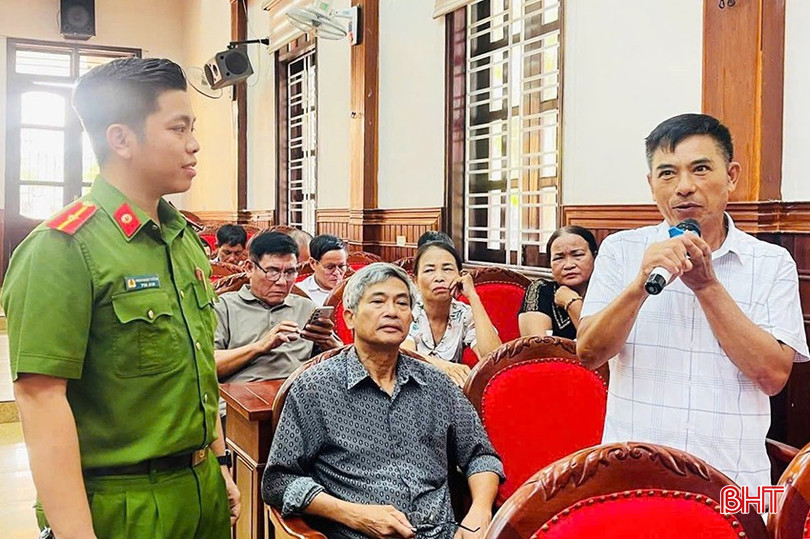 Xã Cẩm Xuyên tập huấn cho người dân về kỹ năng phòng, chống lừa đảo trên không gian mạng. bqbht_br_1.jpg