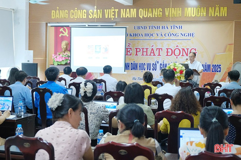 Sở KH&CN Hà Tĩnh tổ chức lễ phát động phong trào "Bình dân học vụ số" gắn với "Học tập số" năm 2025. bqbht_br_3.jpg