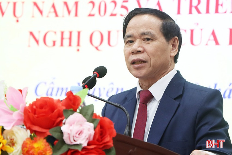 Chủ tịch UBND huyện Cẩm Xuyên Hà Văn Bình kết luận hội nghị. bqbht_br_1.jpg