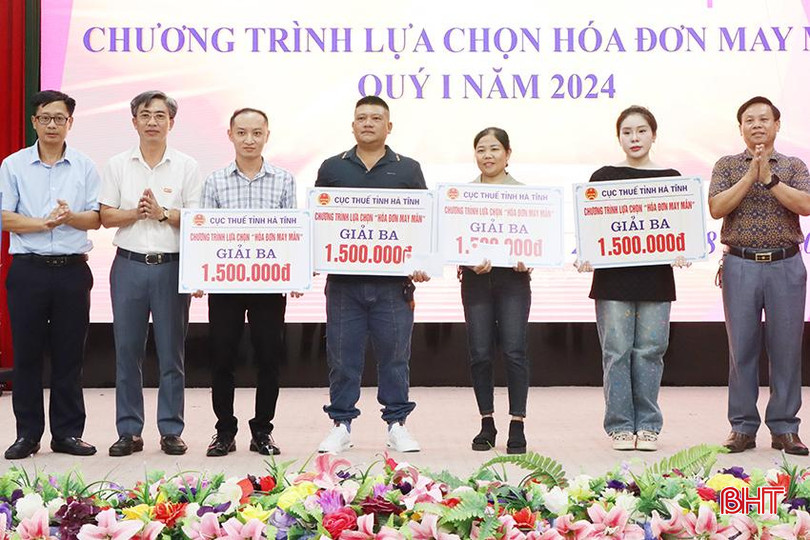 ... và giải ba cho các khách hàng may mắn ở kỳ quay thưởng quý I/2024. 0768.jpg