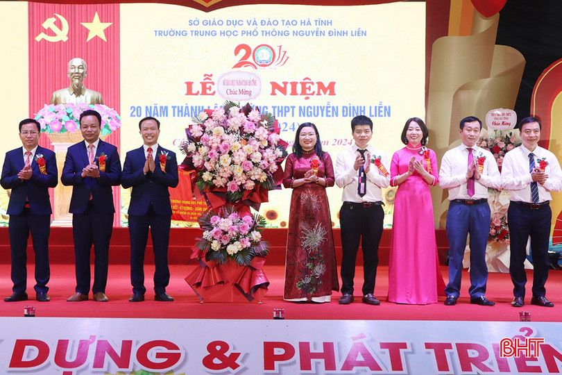Lãnh đạo Sở GD&ĐT Hà Tĩnh... bqbht_br_5224.jpg