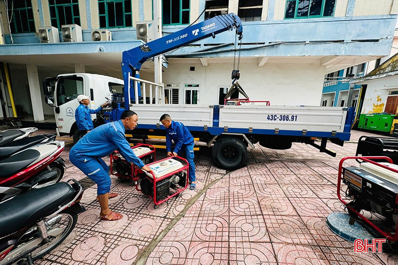 Công nhân VNPT Hà Tĩnh thi đua sản xuất - kinh doanh để lập thành tích chào mừng Ngày Doanh nhân Việt Nam. bqbht_br_1.jpg