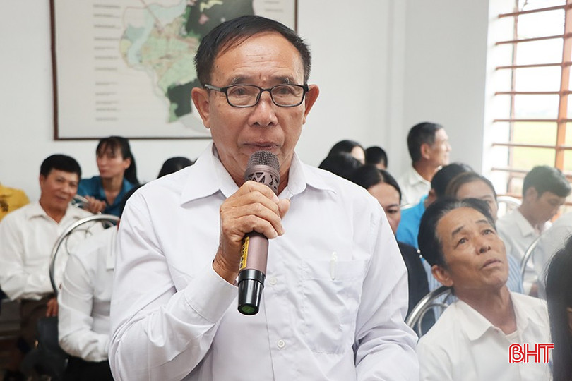 Cử tri Kiều Văn Liệu – Bí thư Chi bộ thôn 4, xã Cẩm Lĩnh: Đề nghị các cấp quan tâm đầu tư hệ thống đê bao ở khu vực nuôi trồng thủy sản xã Cẩm Lĩnh. 3296-333.jpg