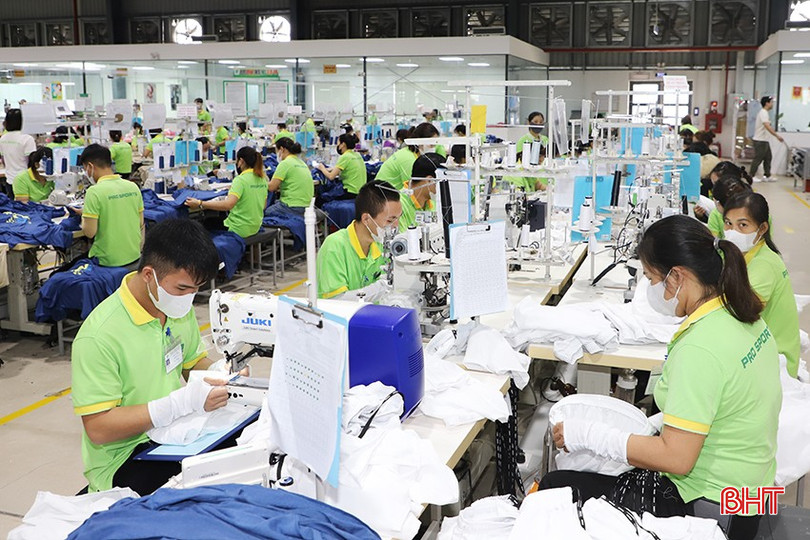Hà Tĩnh thu hút thêm nhiều dự án dệt may xuất khẩu, tạo việc làm cho người lao động và thúc đẩy phát triển kinh tế - xã hội địa phương. bqbht_br_4.jpg