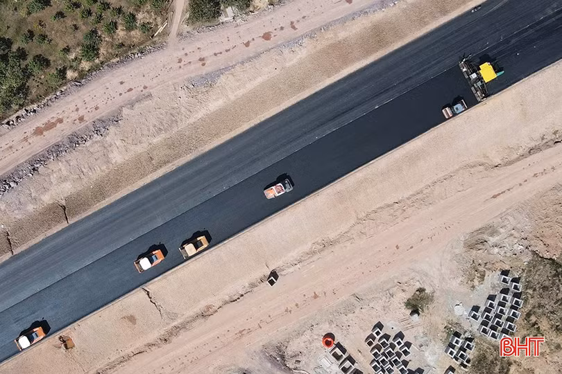 Thi công cao tốc Bắc-Nam giúp Hà Tĩnh tăng thu từ khu vực kinh tế ngoài quốc doanh.