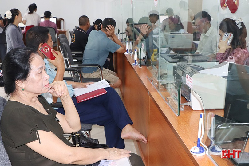 Trung tâm Phục vụ hành chính công phường Thành Sen là đơn vị tiếp nhận và giải quyết nhiều thủ tục hành chính. bqbht_br_4.jpg