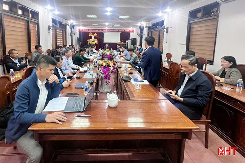 Huyện Cẩm Xuyên họp triển khai công tác GPMB dự án quốc lộ 8C trong ngày 30/10. bqbht_br_5.jpg